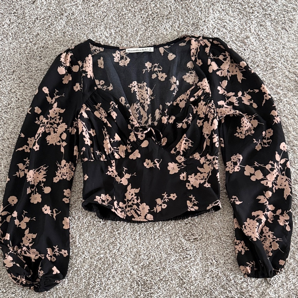 Abercrombie & Fitch Black Blush Floral V-Neck Puff Sleeve Blouse